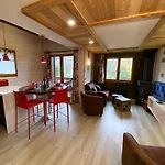 Bel Duplex A Avec Poele A Bois, Wifi, Parking - Fr-1-343-166 Chamonix